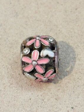 🆕Listing! Brighton Daisy bead in pink enamel & silver mini-hearts Retired